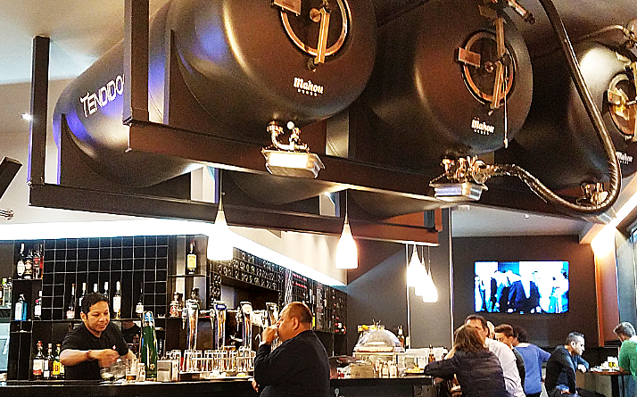 Beer drinkers, Madrid